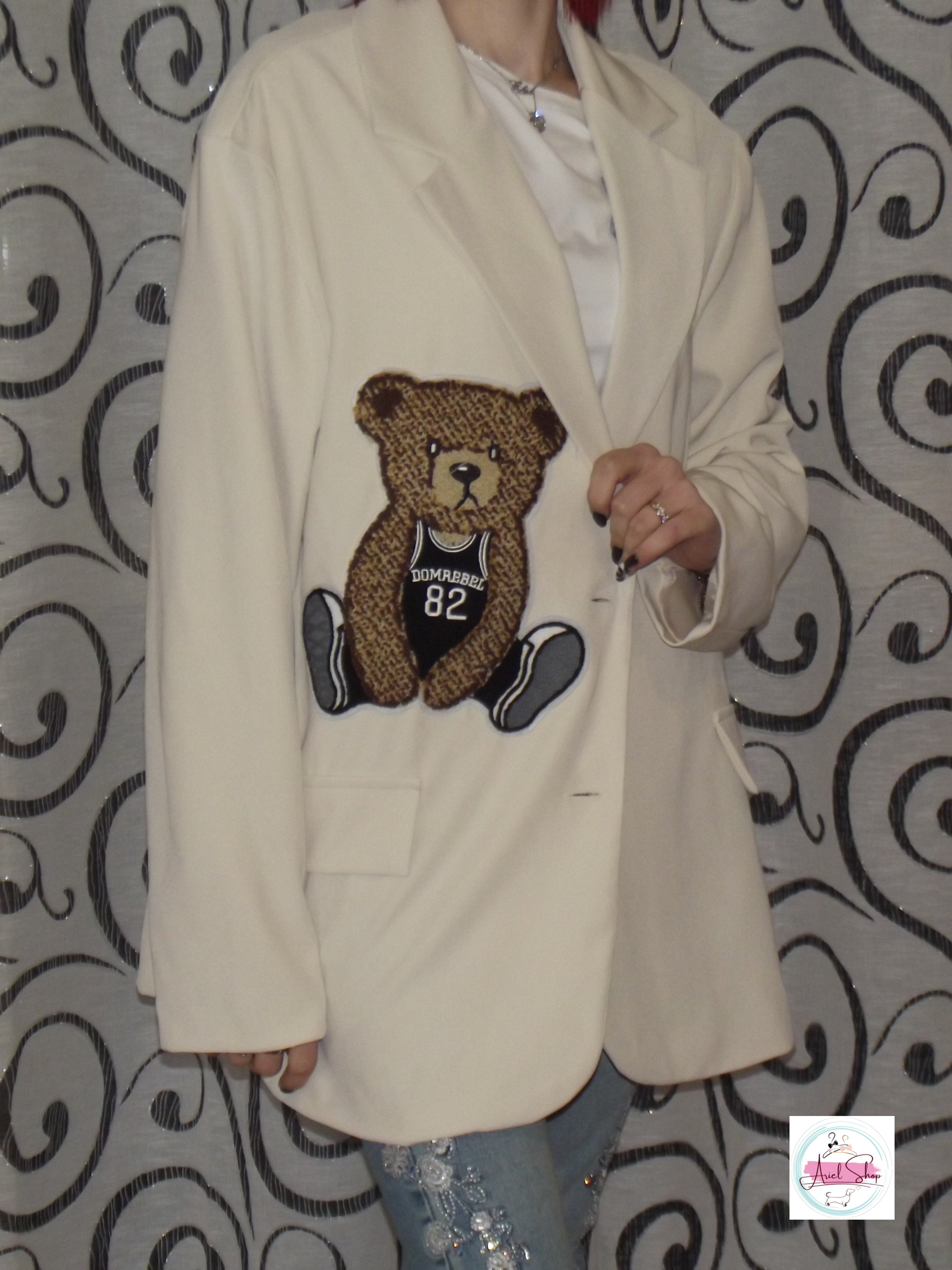 Blazer Donna Beige Oversize con Patch Orsetto – Casual Chic